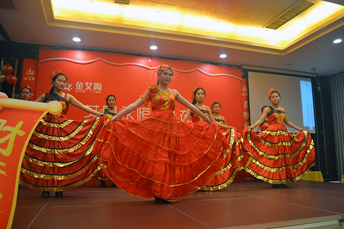 pg电子游戏全体女员工演出开场舞