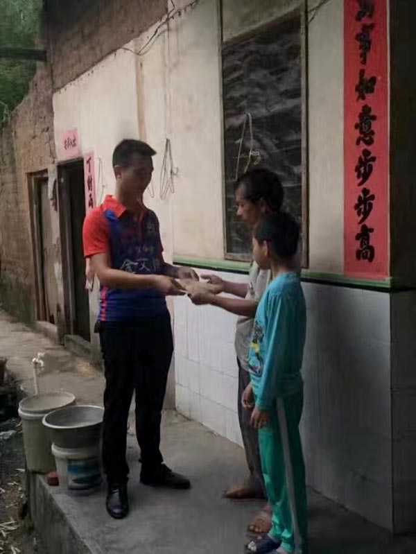 康健运动，，致力善举，，兴宁pg电子游戏足球队好样的！！