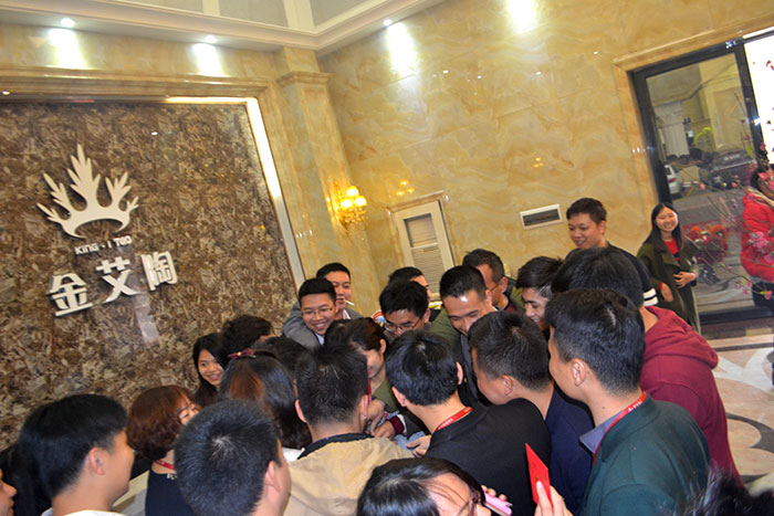 pg电子游戏新年开工，，2017撸起袖子拼命干！