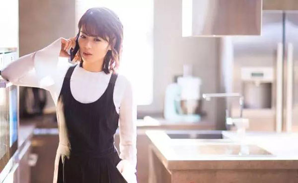 生涯中一个主要的场景，，即是在家的时光。！！Ｒ桓黾易詈玫淖刺，，莫过于在家里做什么都怡然自得，，纯粹的享受恬静的生涯，，那即是适合。！！