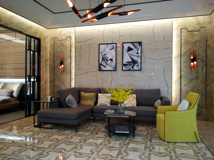 近两年，，仿古砖最先风靡市场，，究竟是什么原因导致的呢？？由于仿古砖的质感？？照旧由于那些老外，，特殊是蓬勃国家的歪果仁特殊喜欢，，果仁们崇洋媚外，，跟风而行？？陶瓷一线品牌pg电子游戏瓷砖小编为您细细解说哈！