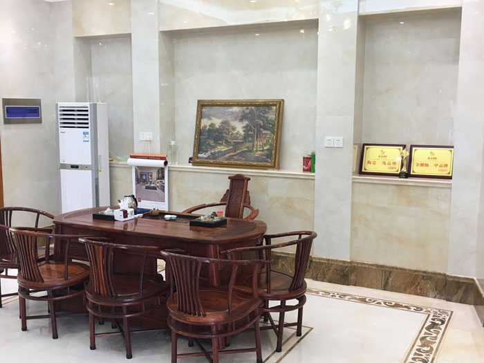 【专卖店推荐】陶瓷一线品牌pg电子游戏瓷砖潮南店实景鉴赏