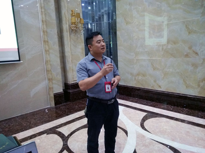 2017年11月2日晚，，生命不息，，学习不止pg电子游戏法定学习日，，11月全公司职员学习会圆满竣事，，一起分享《干法》，，乐于事情，，开心生涯，，纵然在灾祸中，，只要拼命事情，，就能带来不可思议的好运。。过好每一天，，就是乐成之道！