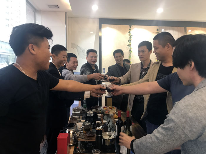 陶瓷一线品牌 pg电子游戏瓷砖 中山古镇300平专卖店开业盛典圆满乐成