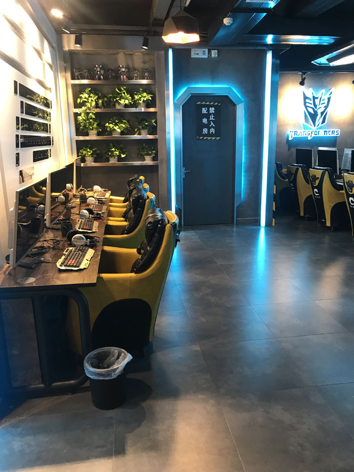 pg电子游戏现代仿古砖案例:别说了，，一起去这个1000方的网咖开黑！