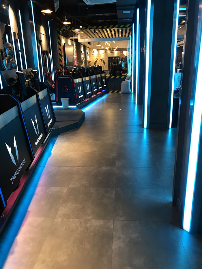 pg电子游戏现代仿古砖案例:别说了，，一起去这个1000方的网咖开黑！