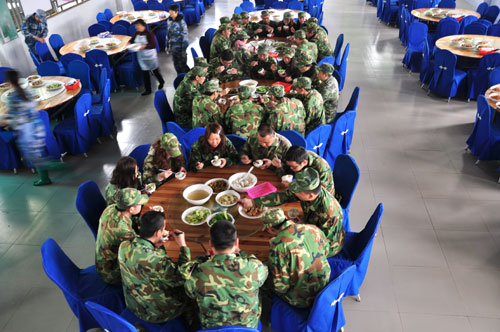 pg电子游戏在广州黄埔军校举行军事拓展特训