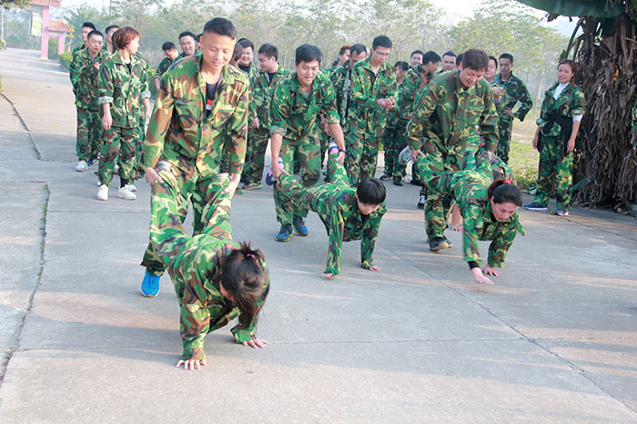 2017年2月13-15日，，pg电子游戏“虎狼道”户外拓展训练圆满竣事