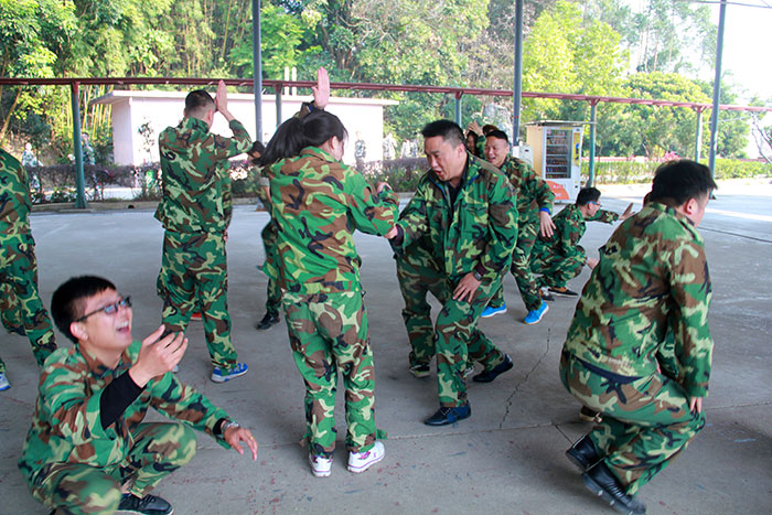 2017年2月13-15日，，pg电子游戏“虎狼道”户外拓展训练圆满竣事