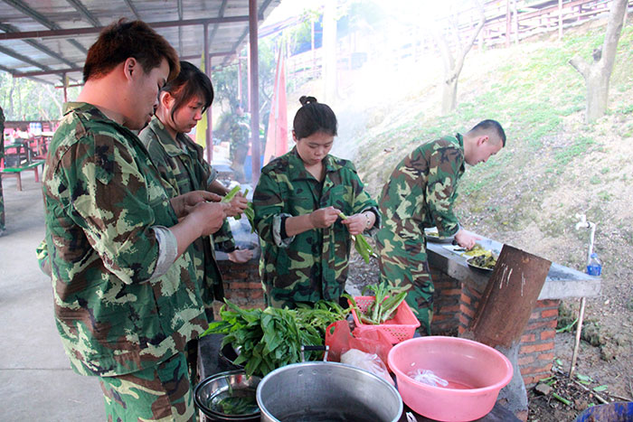 2017年2月13-15日，，pg电子游戏“虎狼道”户外拓展训练圆满竣事