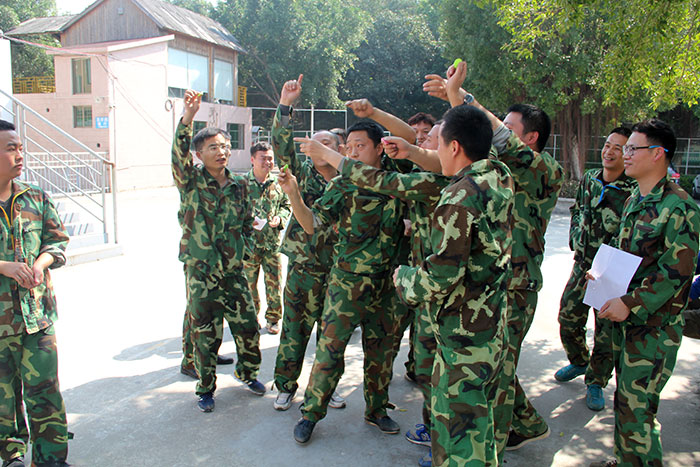 2017年2月13-15日，，pg电子游戏“虎狼道”户外拓展训练圆满竣事